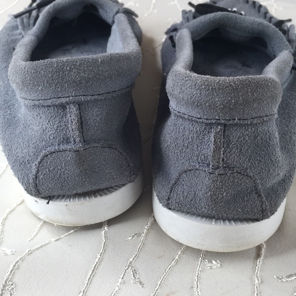 Vintage Minnetonka moccasin grey beaded red and black and white - Picture 4 of 6